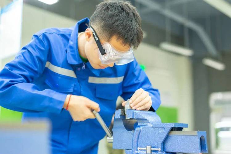 机电设备维修与管理专业